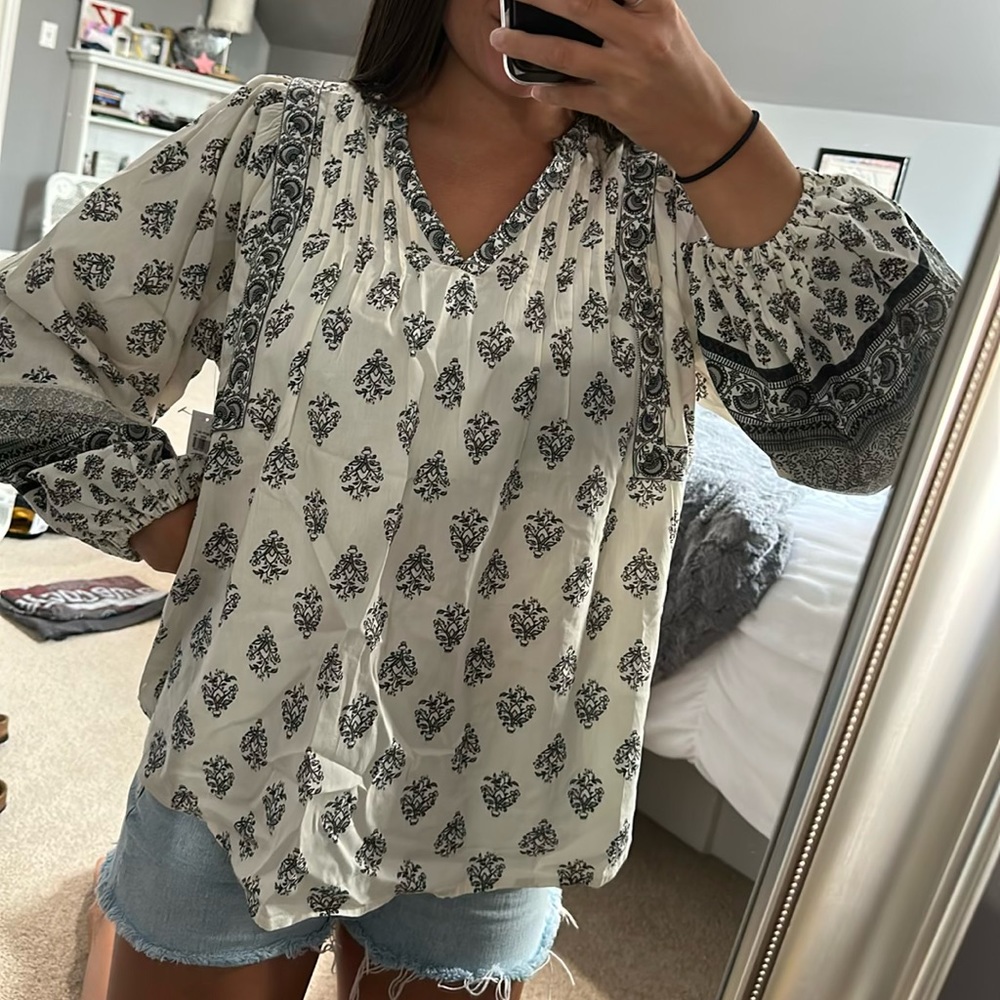 Old Navy Blouse with blue detailing